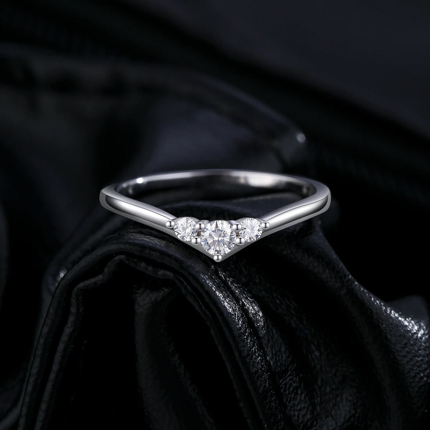 Sparkling Simple Moissanite Ring