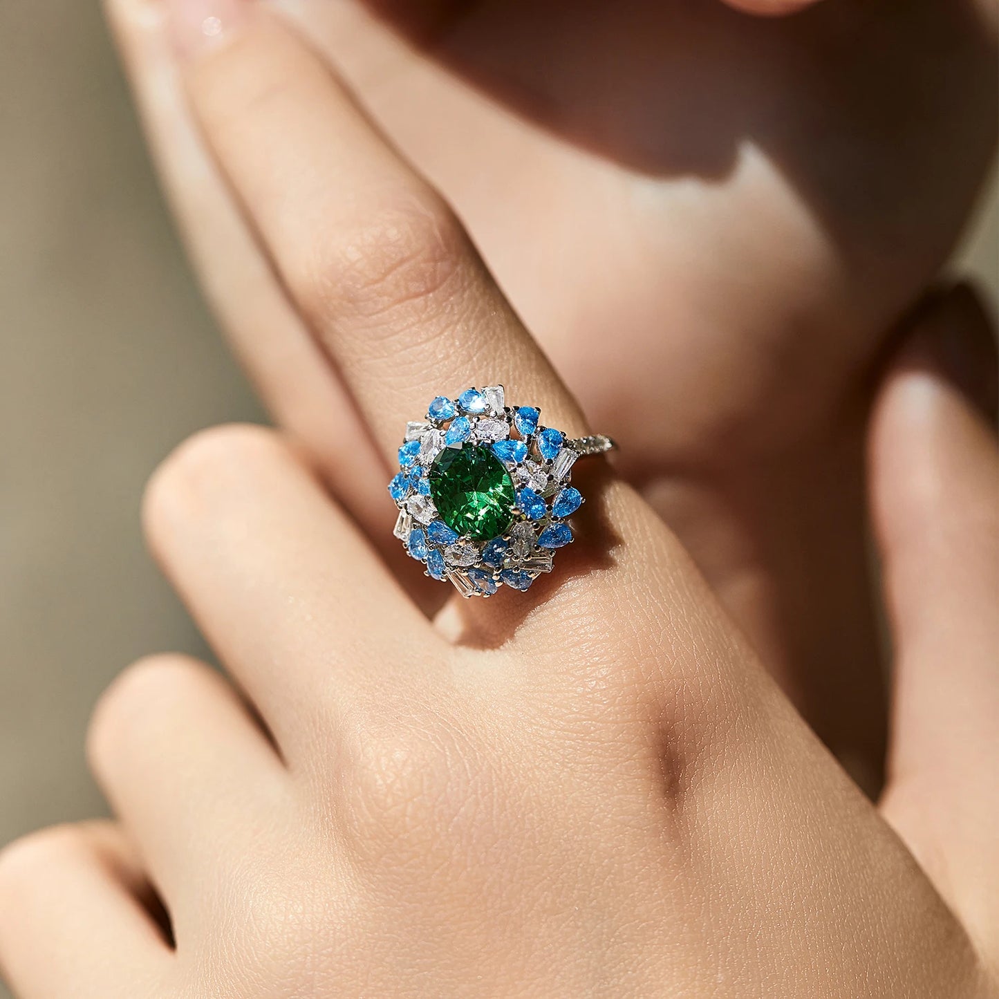 Vintage Flower Zircon Cocktail Ring